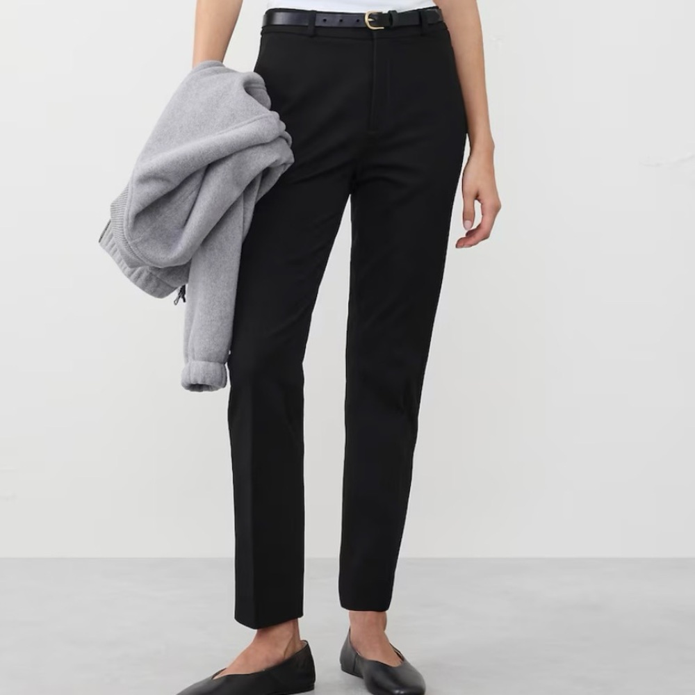 Banana Republic- Black Sloan Curvy Fit Pants. Size: 4